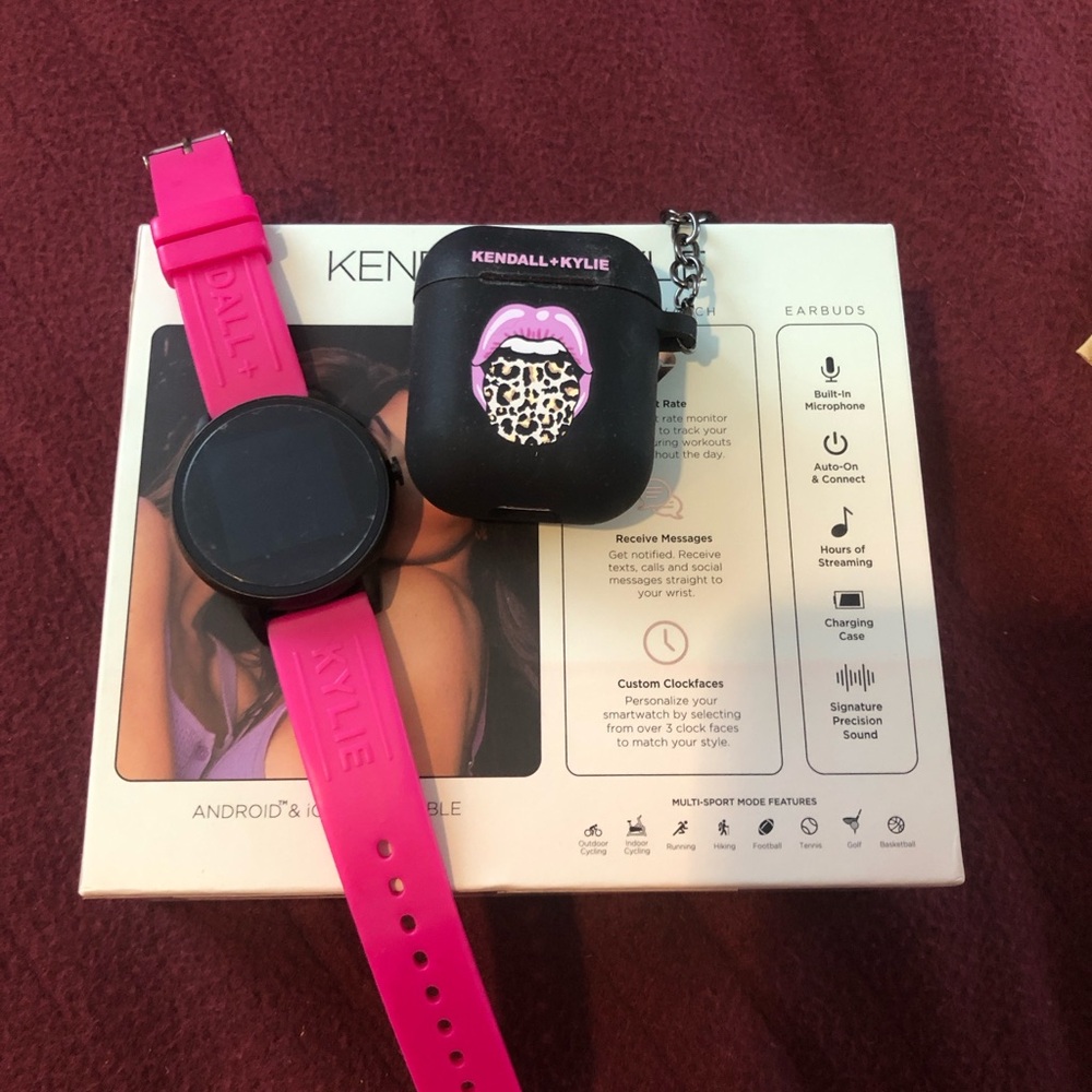 Kendall & Kylie iTouch smartwatch w/ Bluetooth earbuds